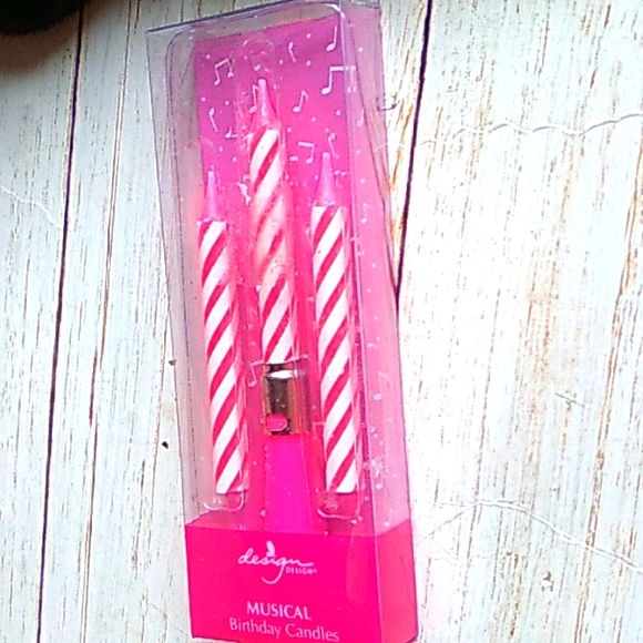 Musical Birthday Candles - Picture 2 of 3